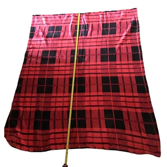RED/BLACK BUFFALO CHECK PLAID THROW BLANKET - Picture 2 of 4